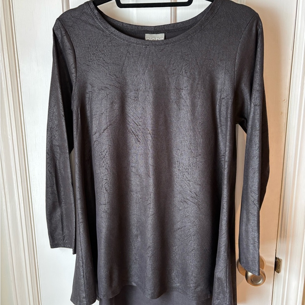 Niche 3/4 Sleeve - Faux Leather Top
